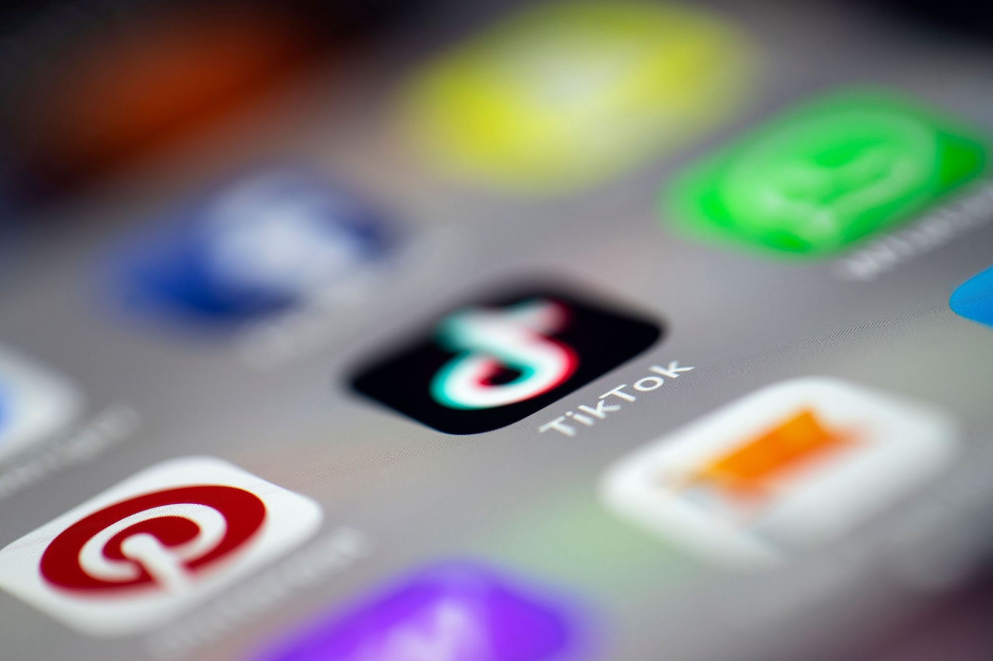 SOCIAL MEDIA