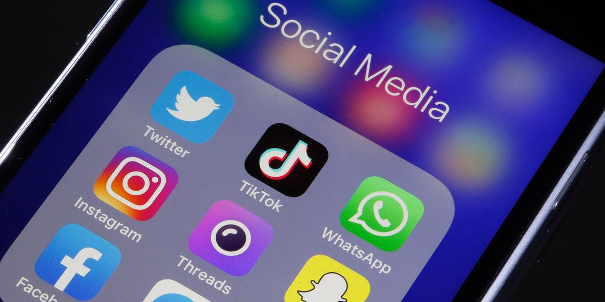 SOCIAL MEDIA